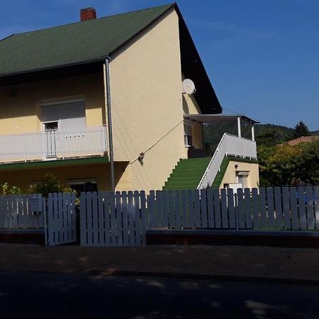 Ildi Apartman Gyenesdiás Екстериор снимка