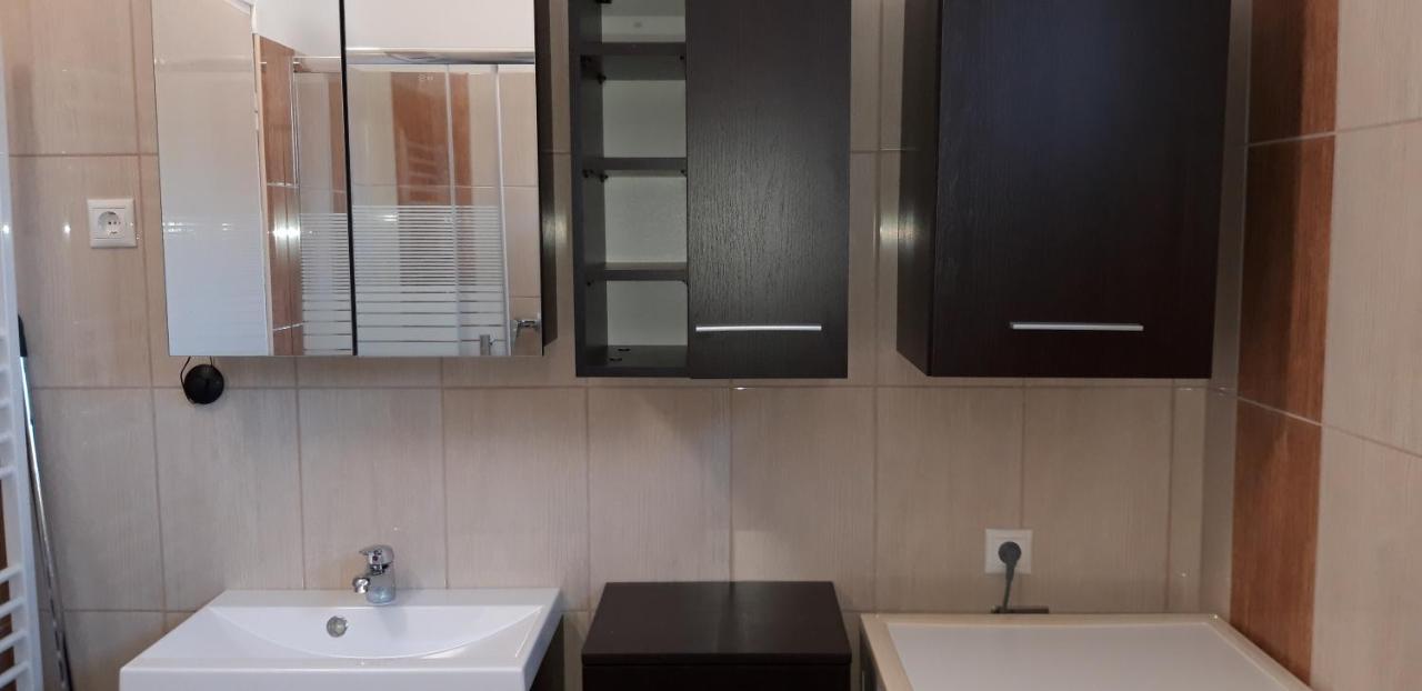 Ildi Apartman Gyenesdiás Екстериор снимка